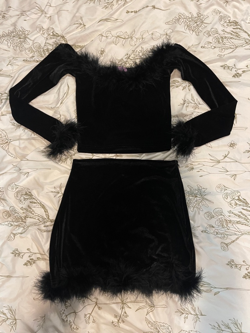 Dolls kill Sugar Thrillz Black Velvet Feather-Trim Mini Skirt Set